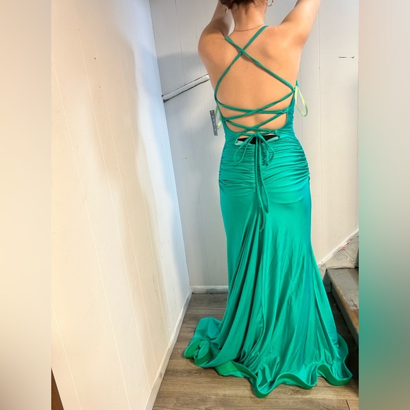 Size medium - Picture 2 of 5